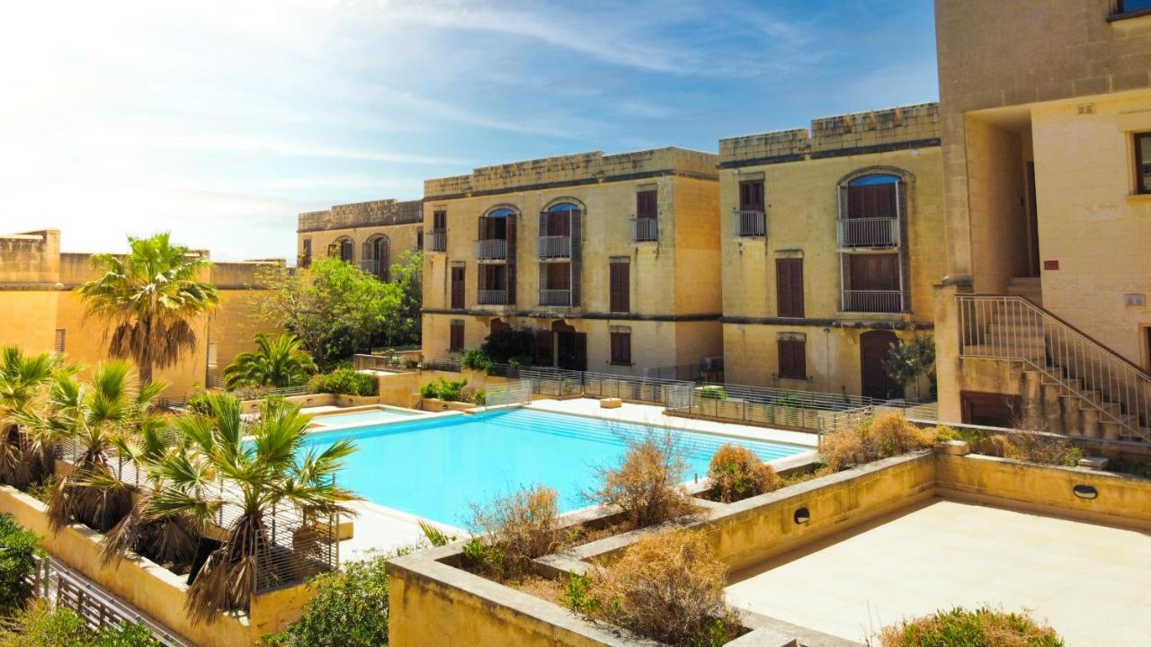 Gee9Teen At Fort Chambray Villa Mgarr Bagian luar foto
